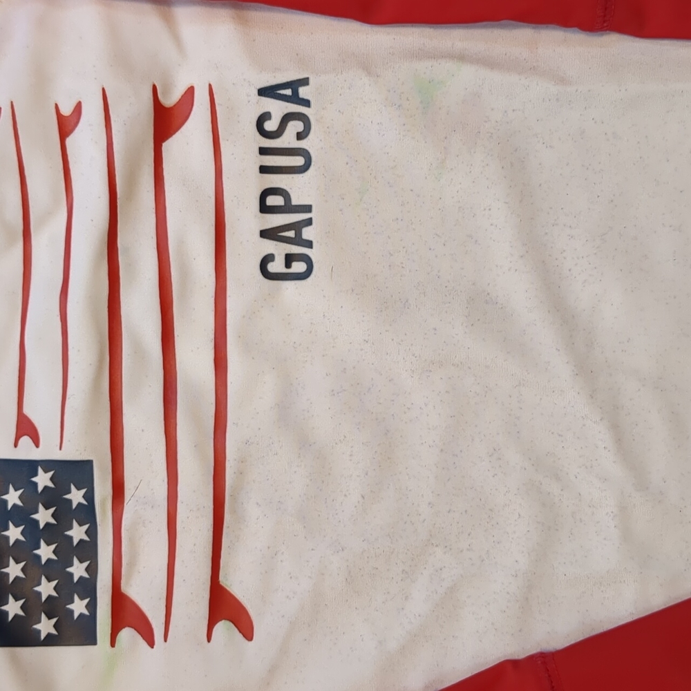 Gap 🏖 Swim Rash Guard - Picture 3 of 3